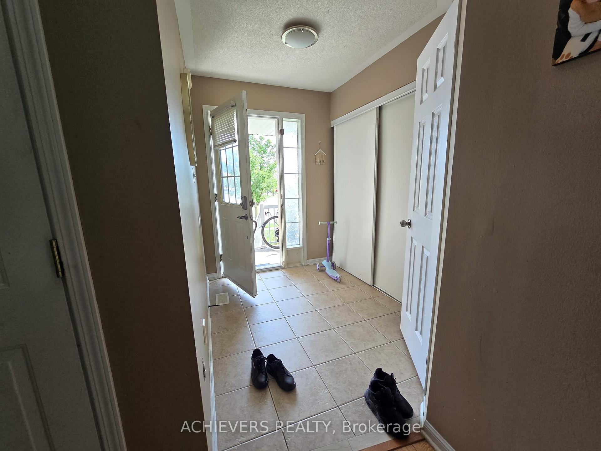 Photo 14 of 240 Scottsdale Drive, Clarington, Bowmanville — HOMEH