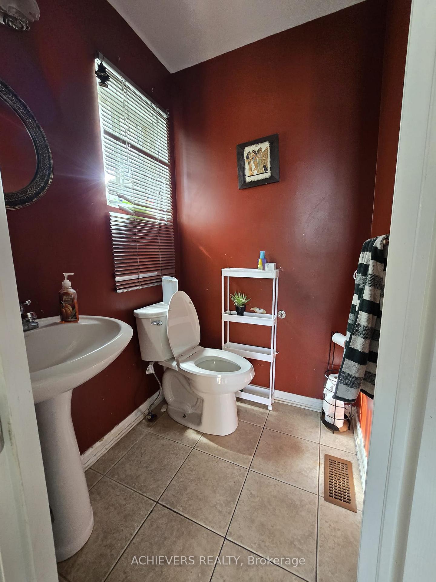 Photo 21 of 240 Scottsdale Drive, Clarington, Bowmanville — HOMEH