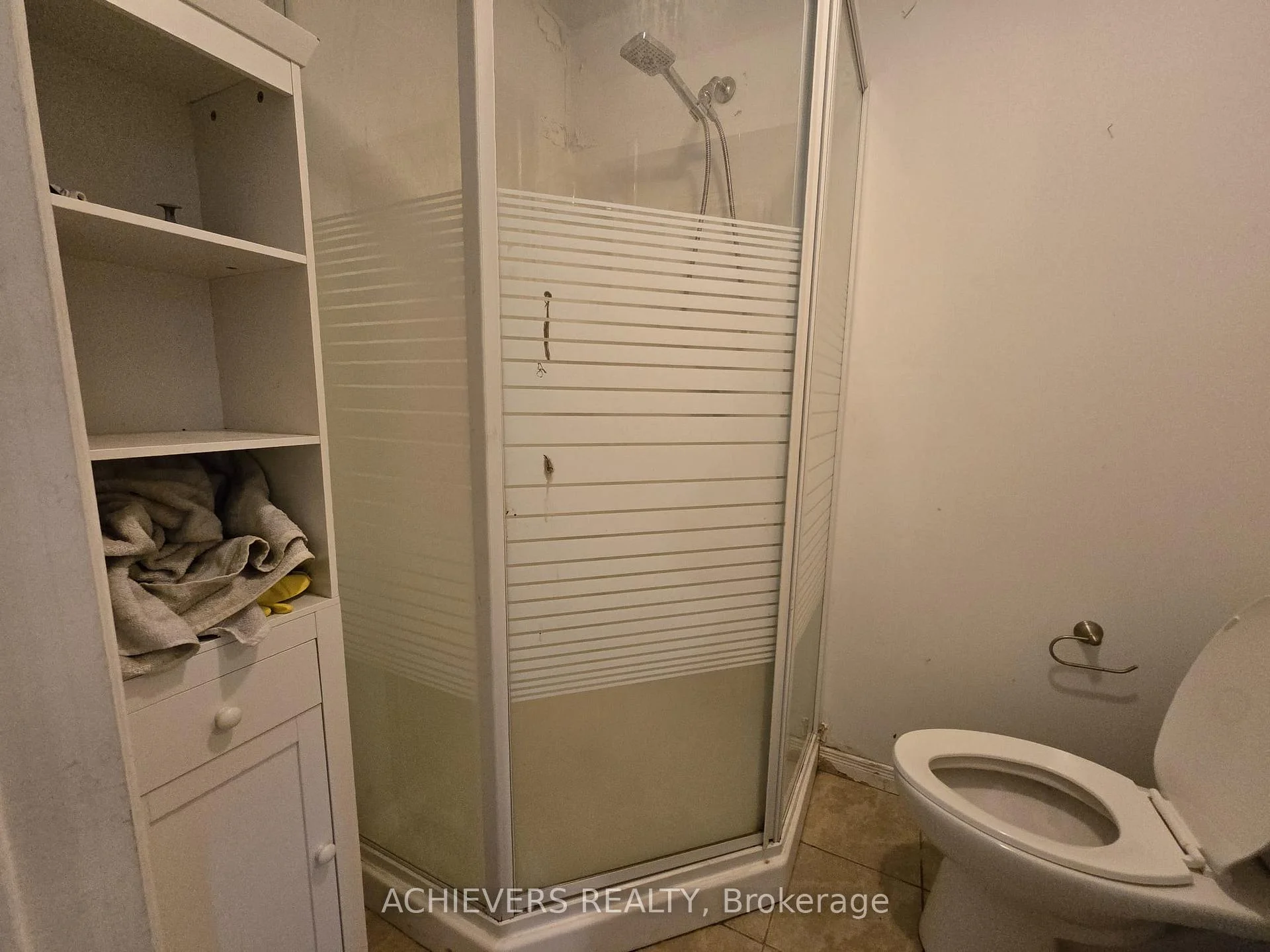 Photo 3 of 240 Scottsdale Drive, Clarington, Bowmanville — HOMEH