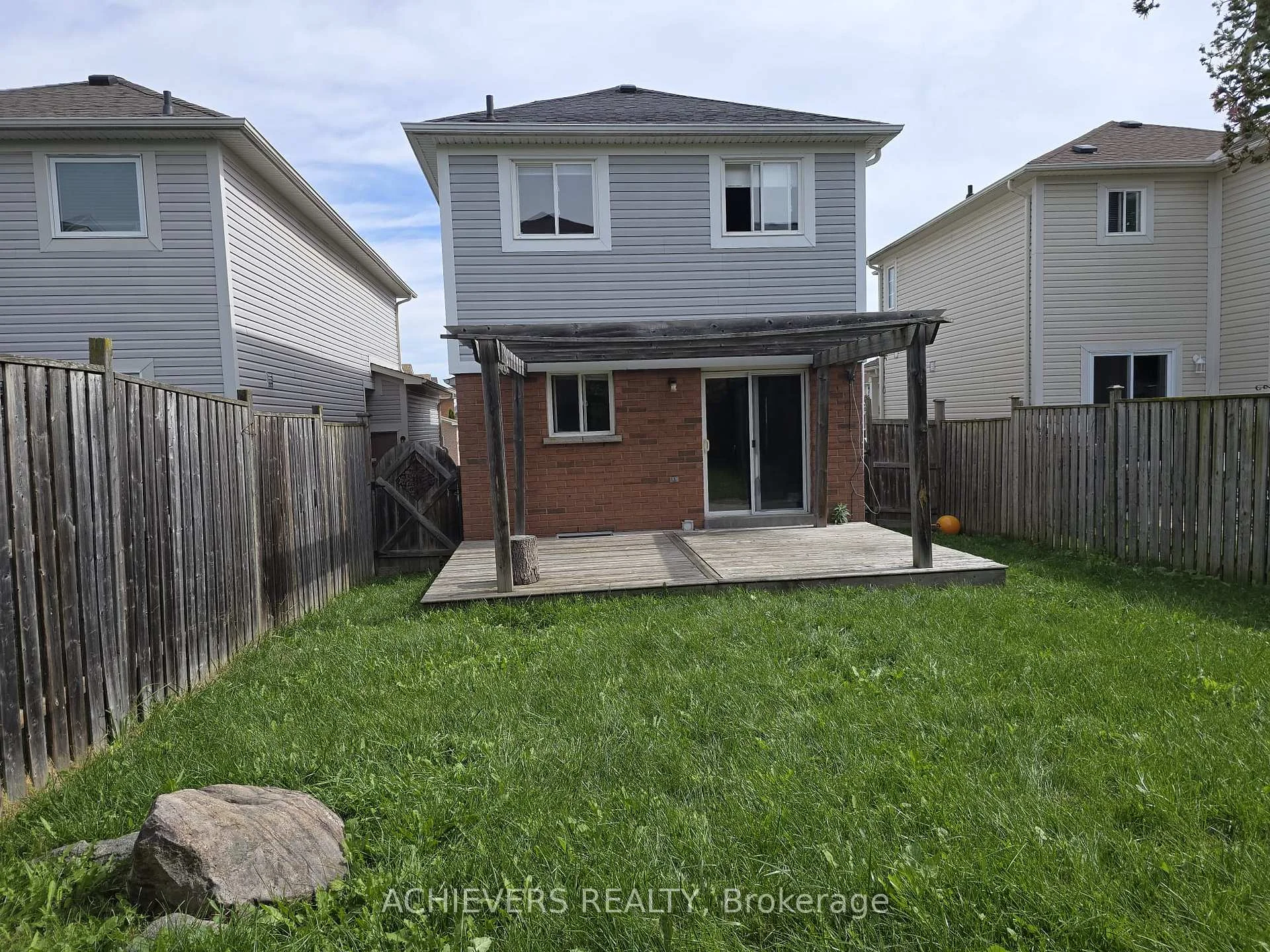 Photo 4 of 240 Scottsdale Drive, Clarington, Bowmanville — HOMEH