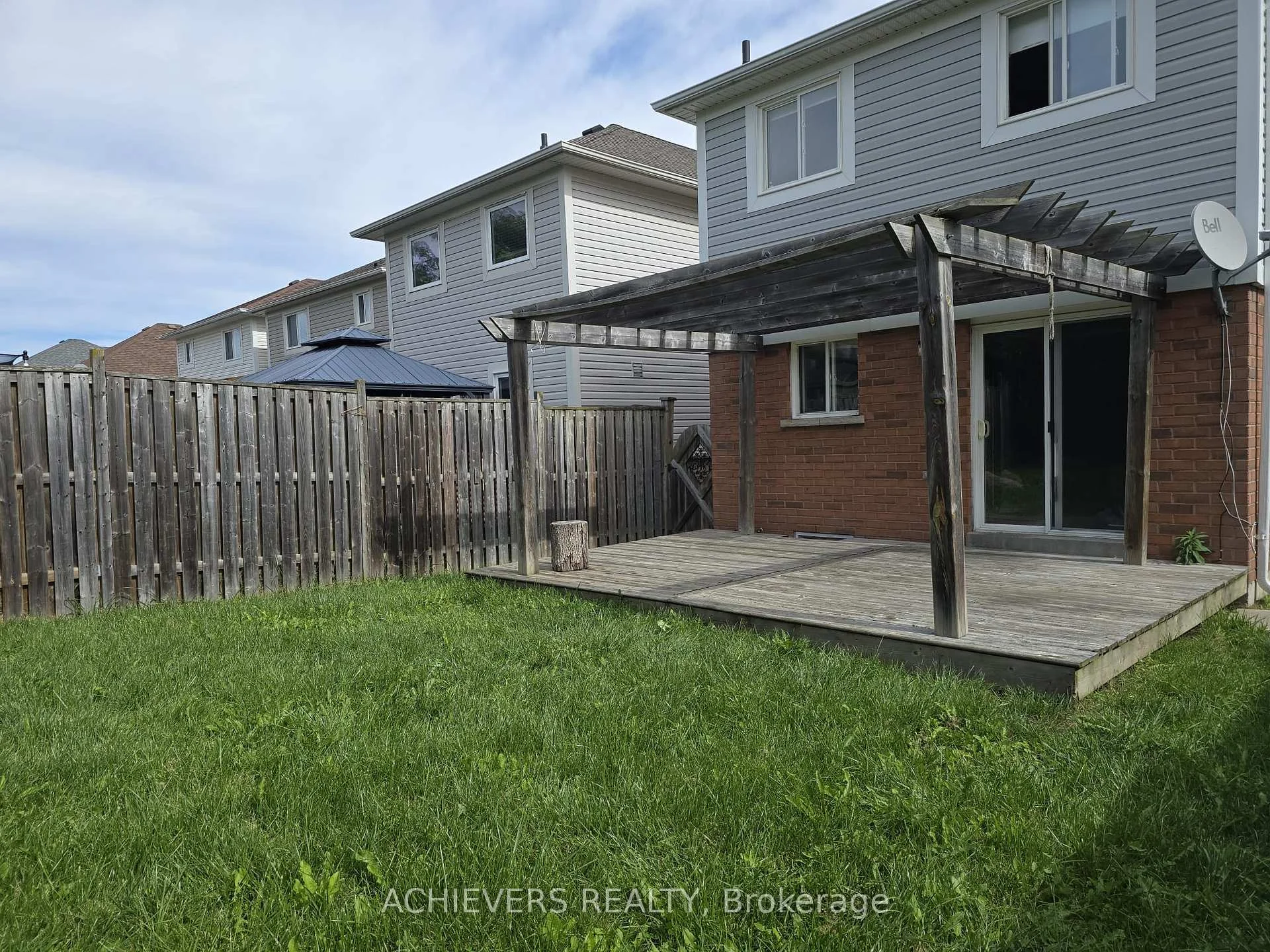Photo 5 of 240 Scottsdale Drive, Clarington, Bowmanville — HOMEH