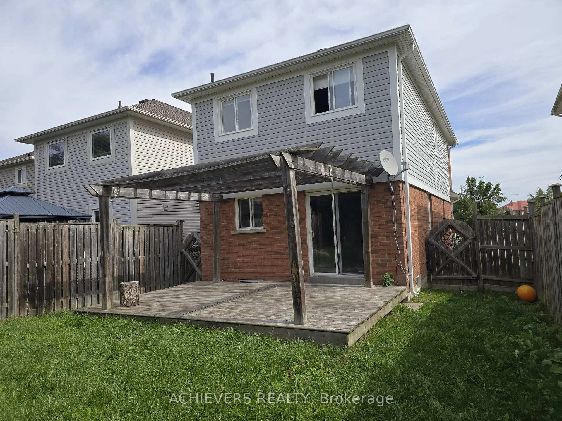 Photo 10 of 240 Scottsdale Drive, Clarington, Bowmanville — HOMEH