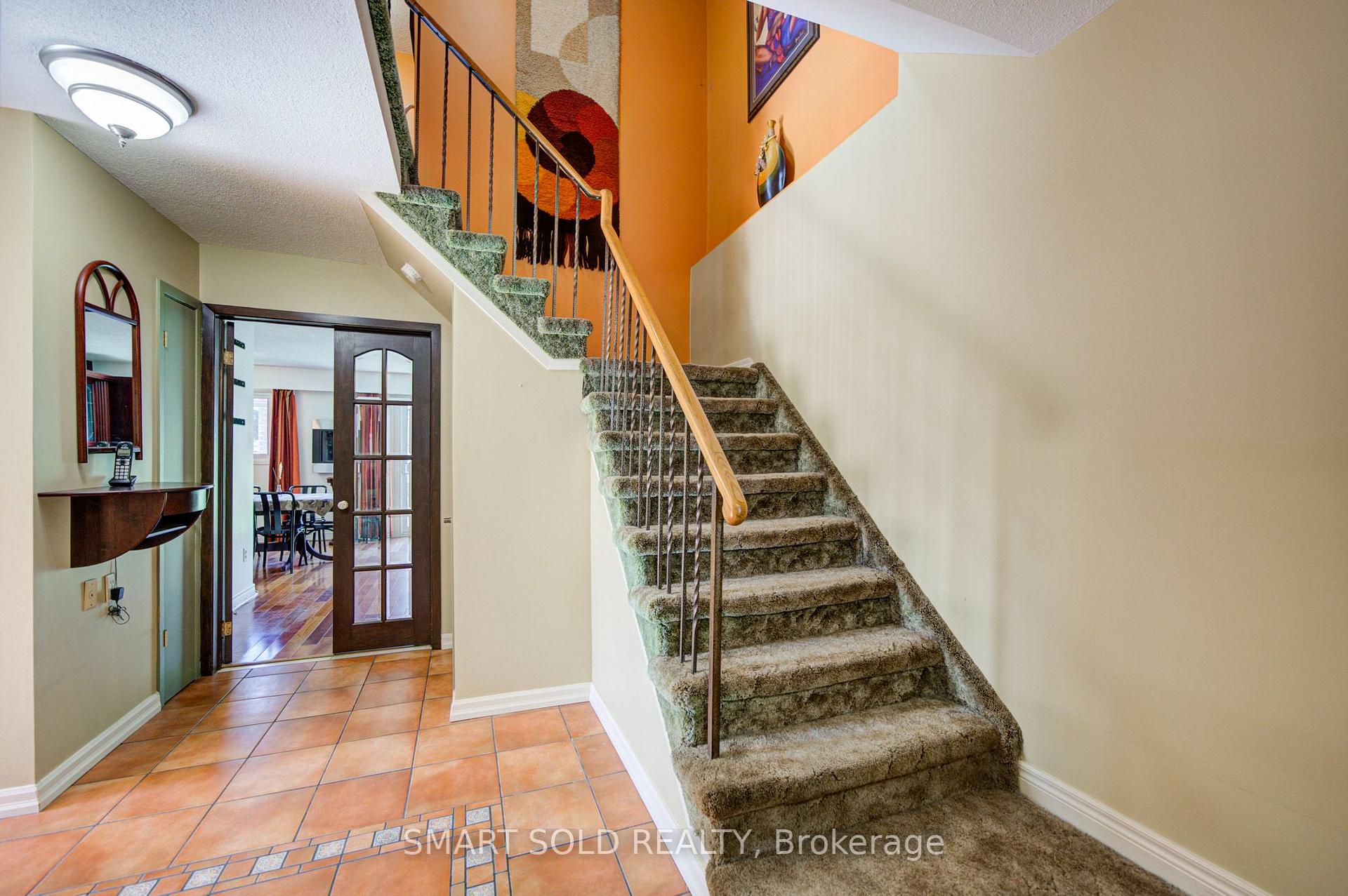 Photo 5 of 2 Croach Crescent, Scarborough, Agincourt North — HOMEH