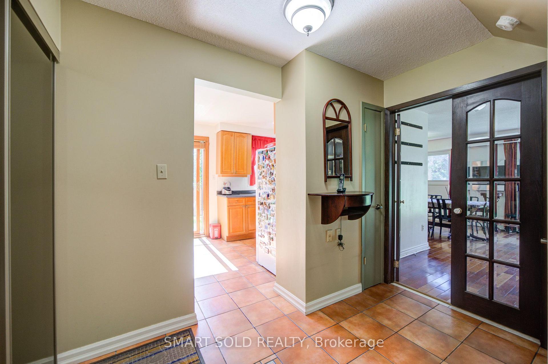 Photo 6 of 2 Croach Crescent, Scarborough, Agincourt North — HOMEH