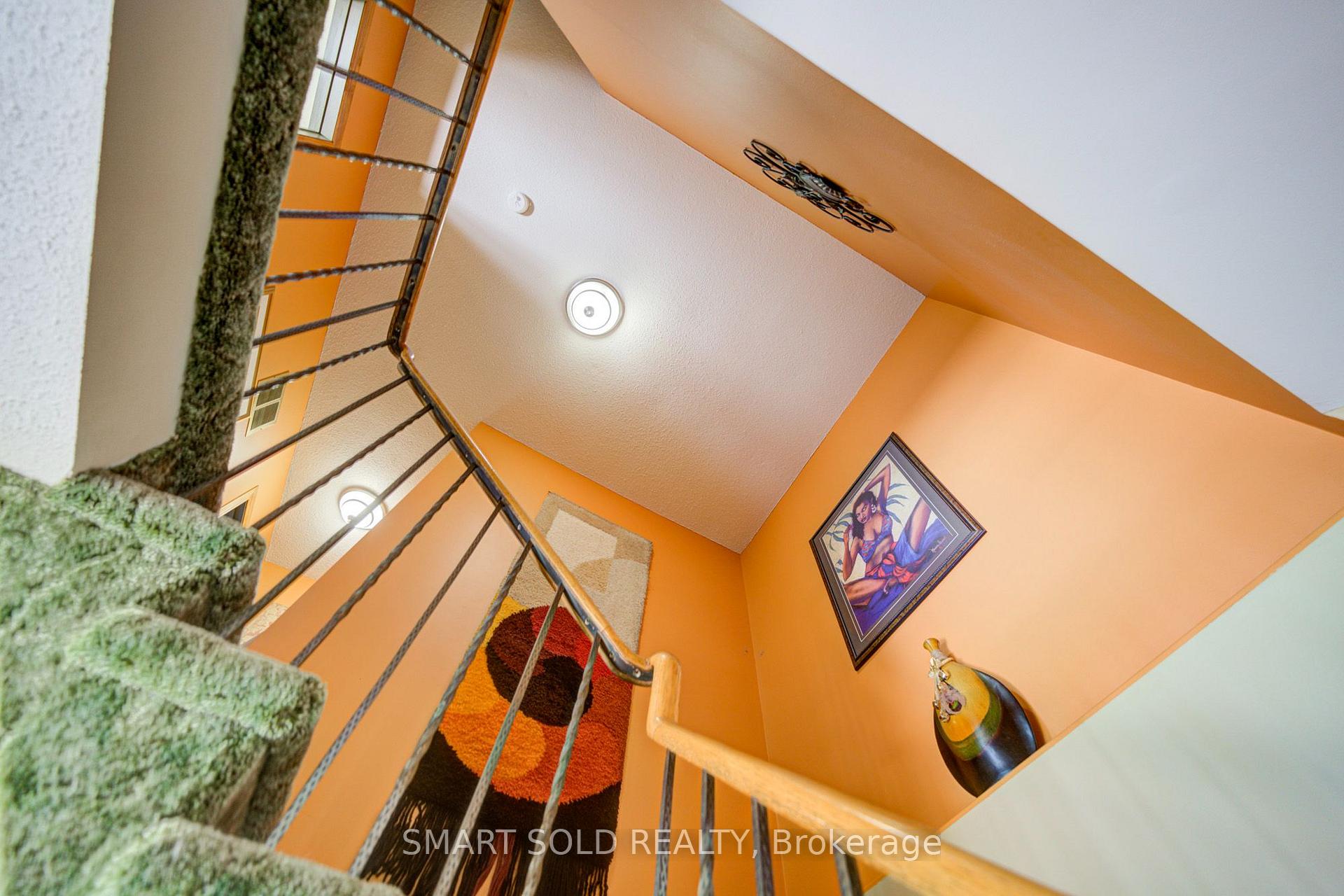 Photo 7 of 2 Croach Crescent, Scarborough, Agincourt North — HOMEH