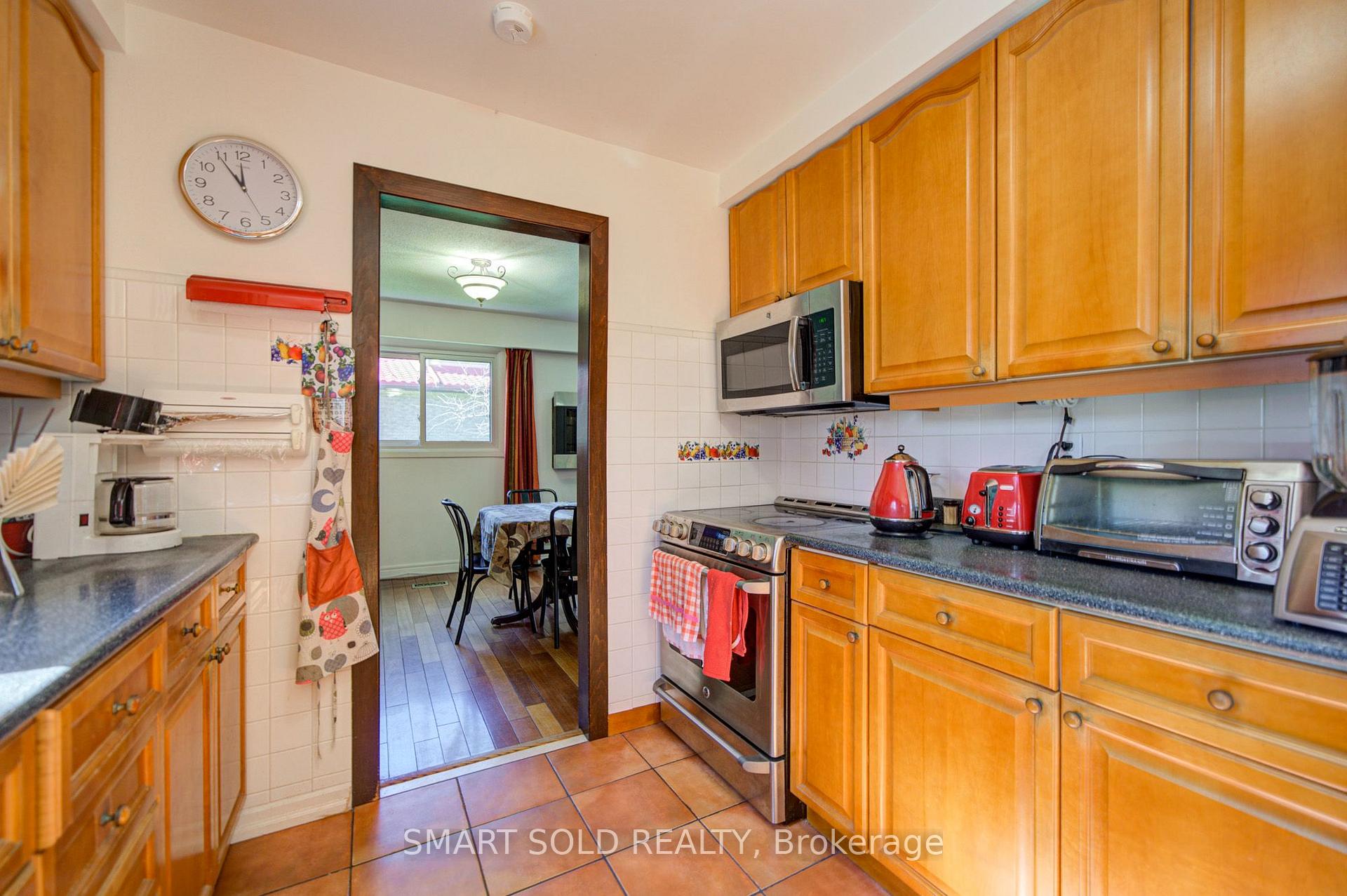 Photo 10 of 2 Croach Crescent, Scarborough, Agincourt North — HOMEH