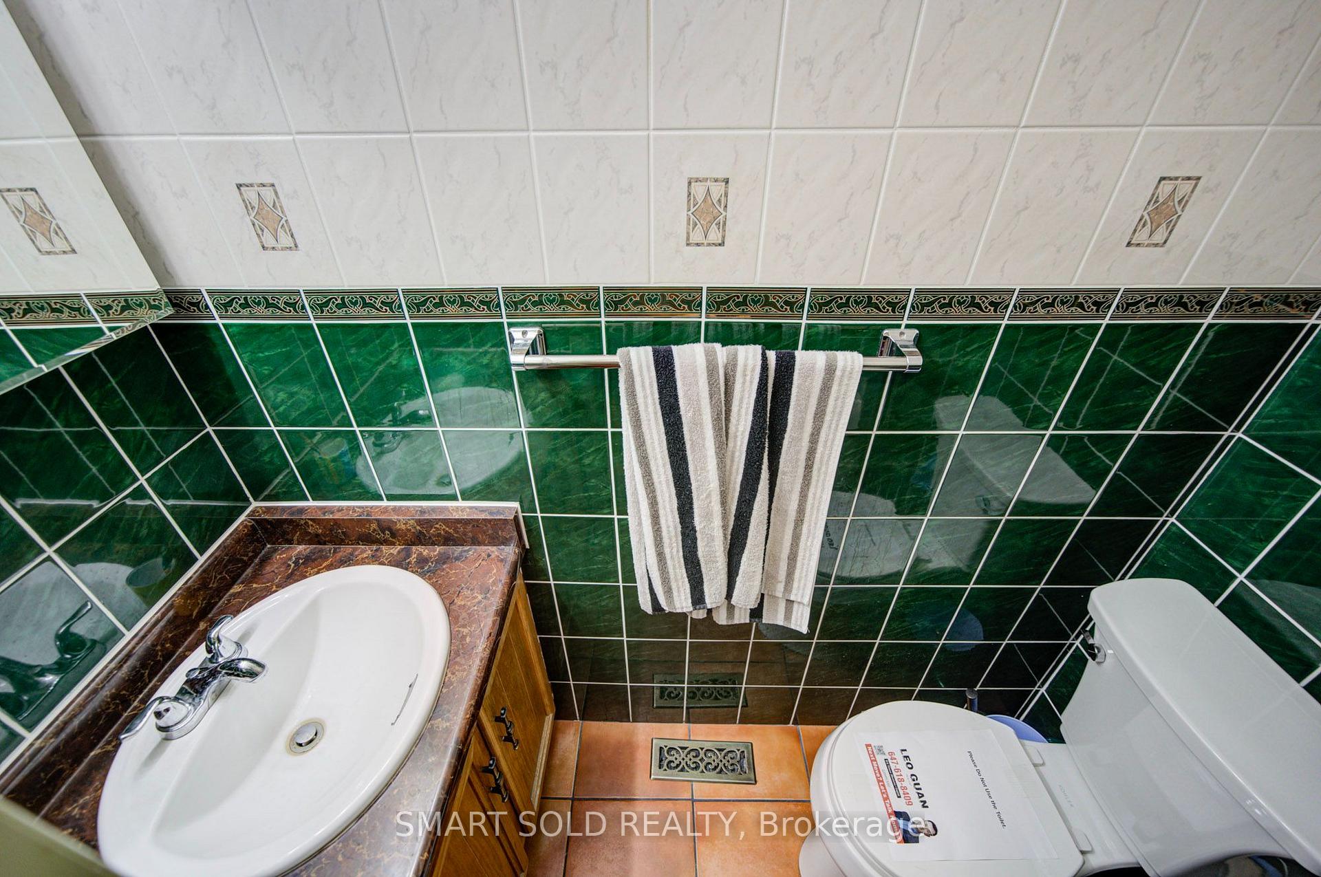 Photo 21 of 2 Croach Crescent, Scarborough, Agincourt North — HOMEH