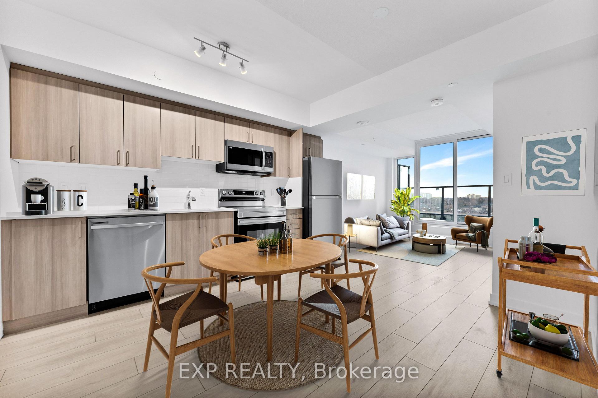 Front of Unit 811, 556 Marlee Avenue