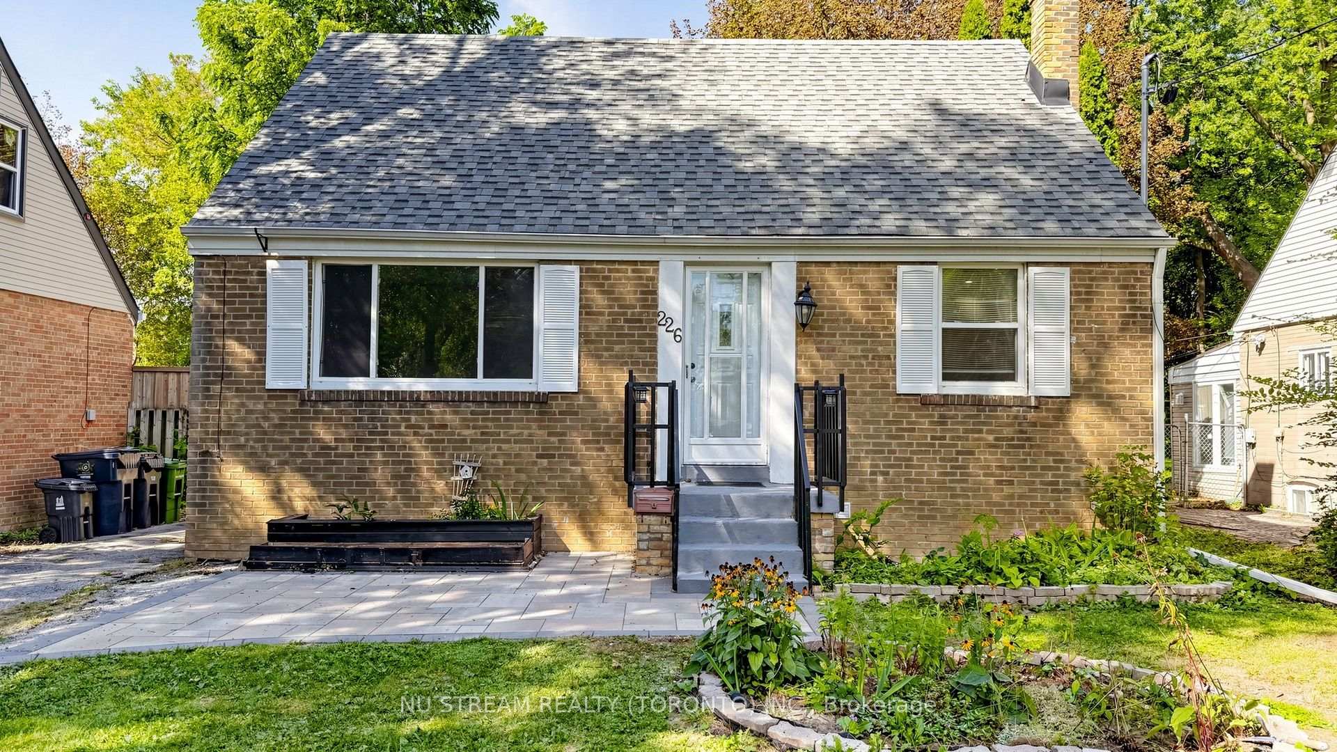 Photo of 226 Oakridge Drive
