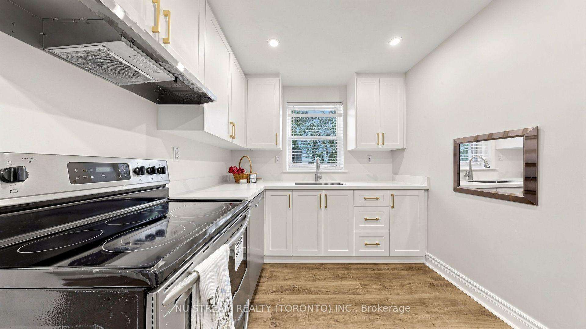 Photo 5 of 226 Oakridge Drive, Scarborough, Cliffcrest — HOMEH