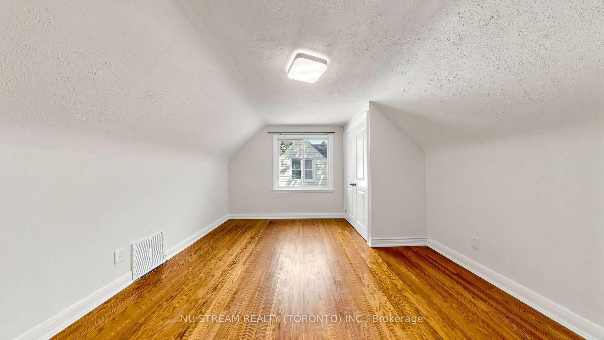 Photo 16 of 226 Oakridge Drive, Scarborough, Cliffcrest — HOMEH