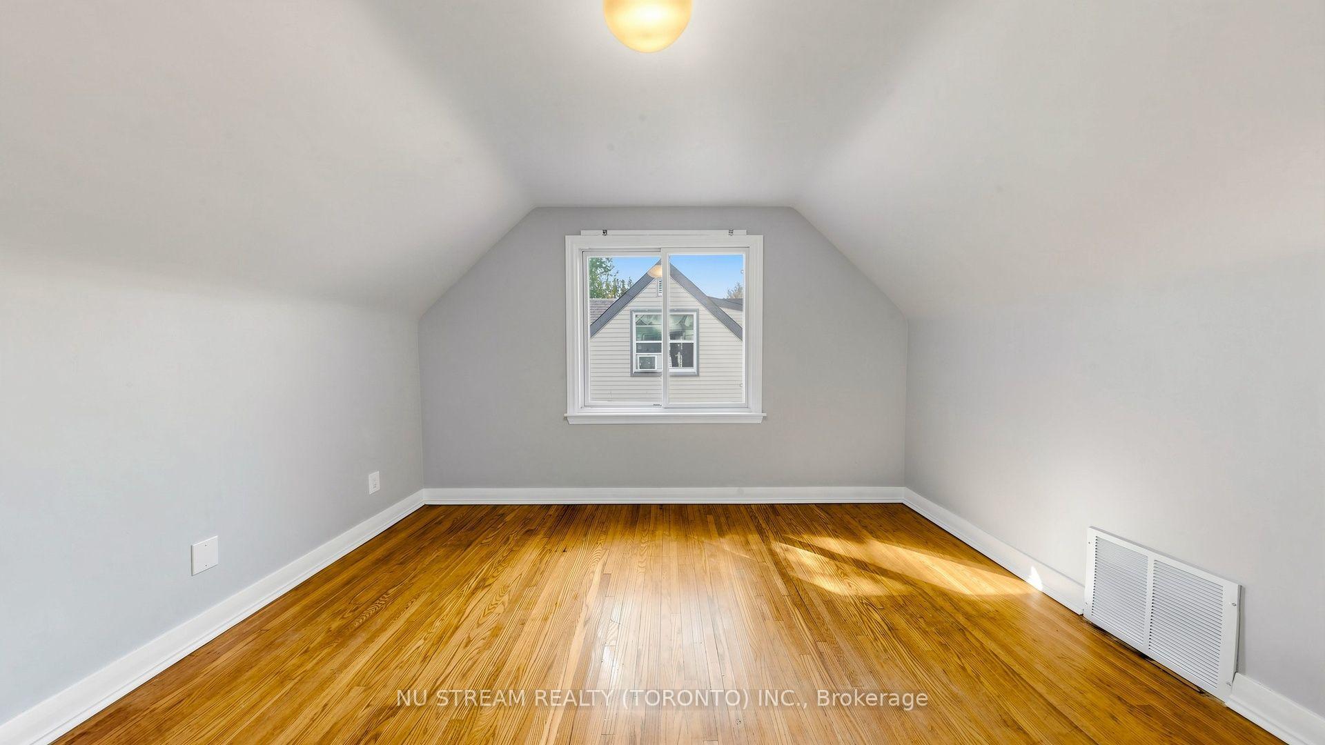 Photo 19 of 226 Oakridge Drive, Scarborough, Cliffcrest — HOMEH