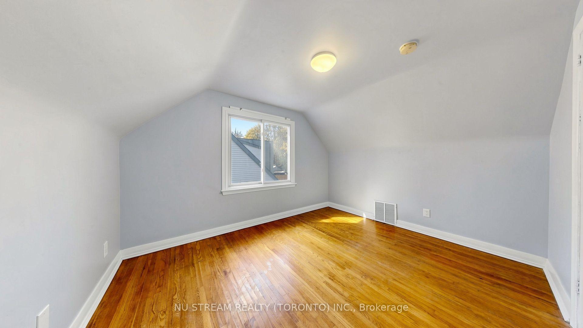Photo 21 of 226 Oakridge Drive, Scarborough, Cliffcrest — HOMEH