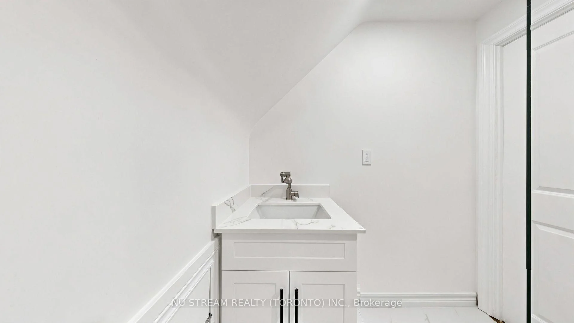 Photo 20 of 226 Oakridge Drive, Scarborough, Cliffcrest — HOMEH