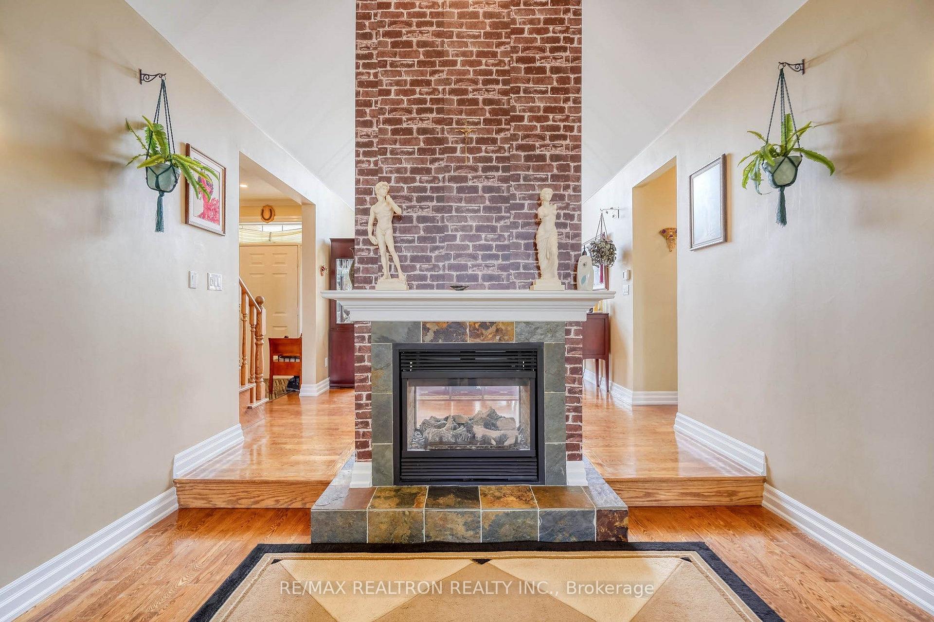 Photo 12 of 486 Falconwood Hollow, Aurora, Aurora Estates — HOMEH