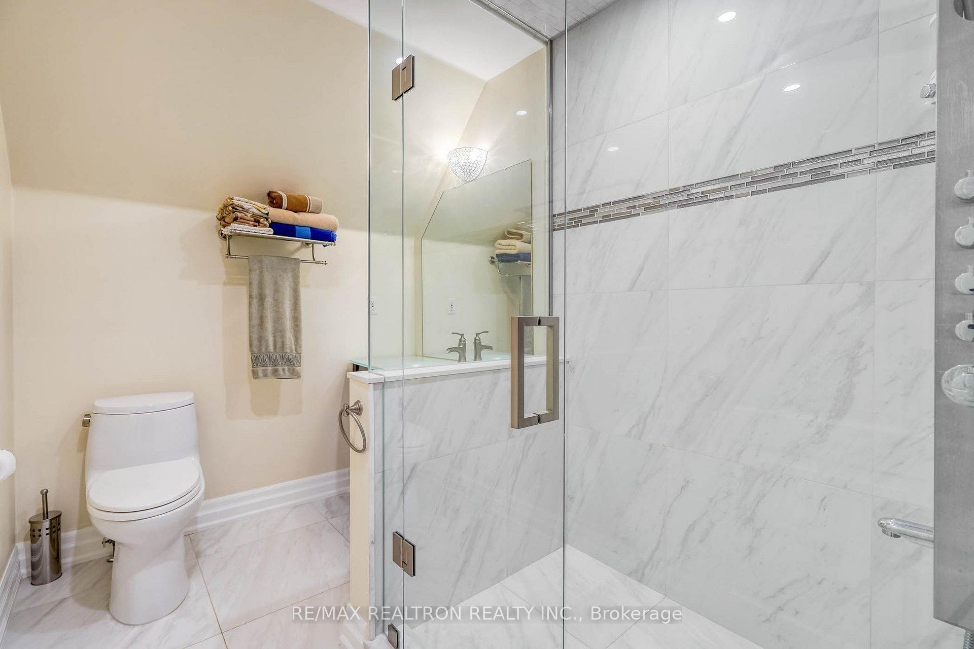 Photo 27 of 486 Falconwood Hollow, Aurora, Aurora Estates — HOMEH