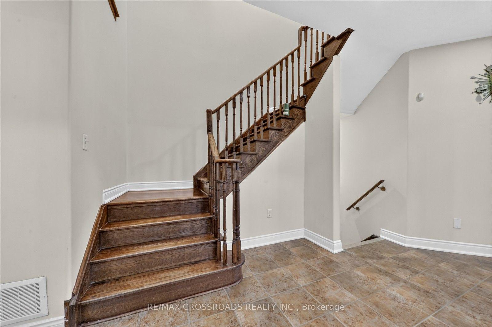 Photo 9 of 1584 Quail Run Drive, Oshawa, Taunton — HOMEH