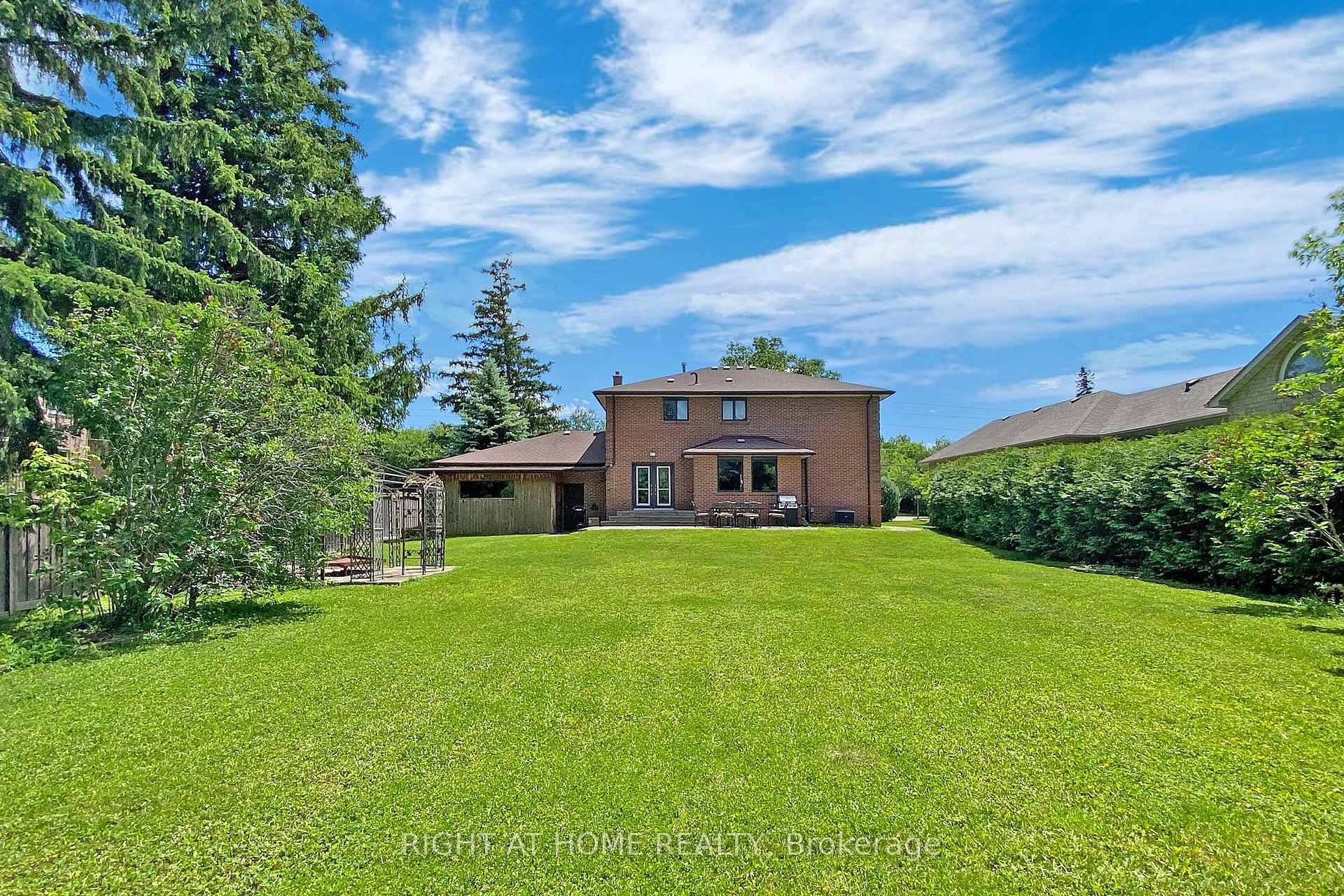Photo 2 of 350 Sunset Beach Road, Richmond Hill, Oak Ridges Lake Wilcox — HOMEH
