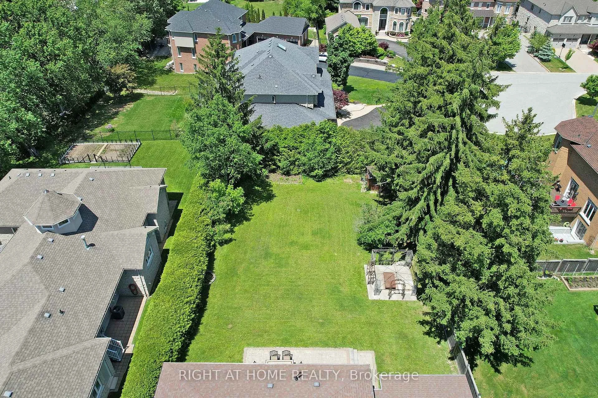 Photo 4 of 350 Sunset Beach Road, Richmond Hill, Oak Ridges Lake Wilcox — HOMEH