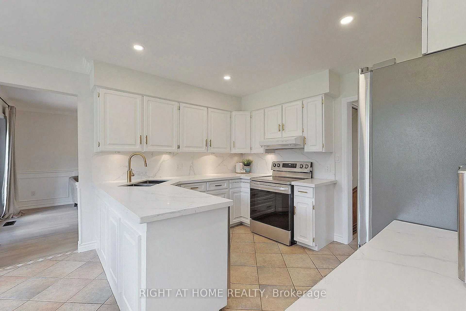 Photo 37 of 350 Sunset Beach Road, Richmond Hill, Oak Ridges Lake Wilcox — HOMEH