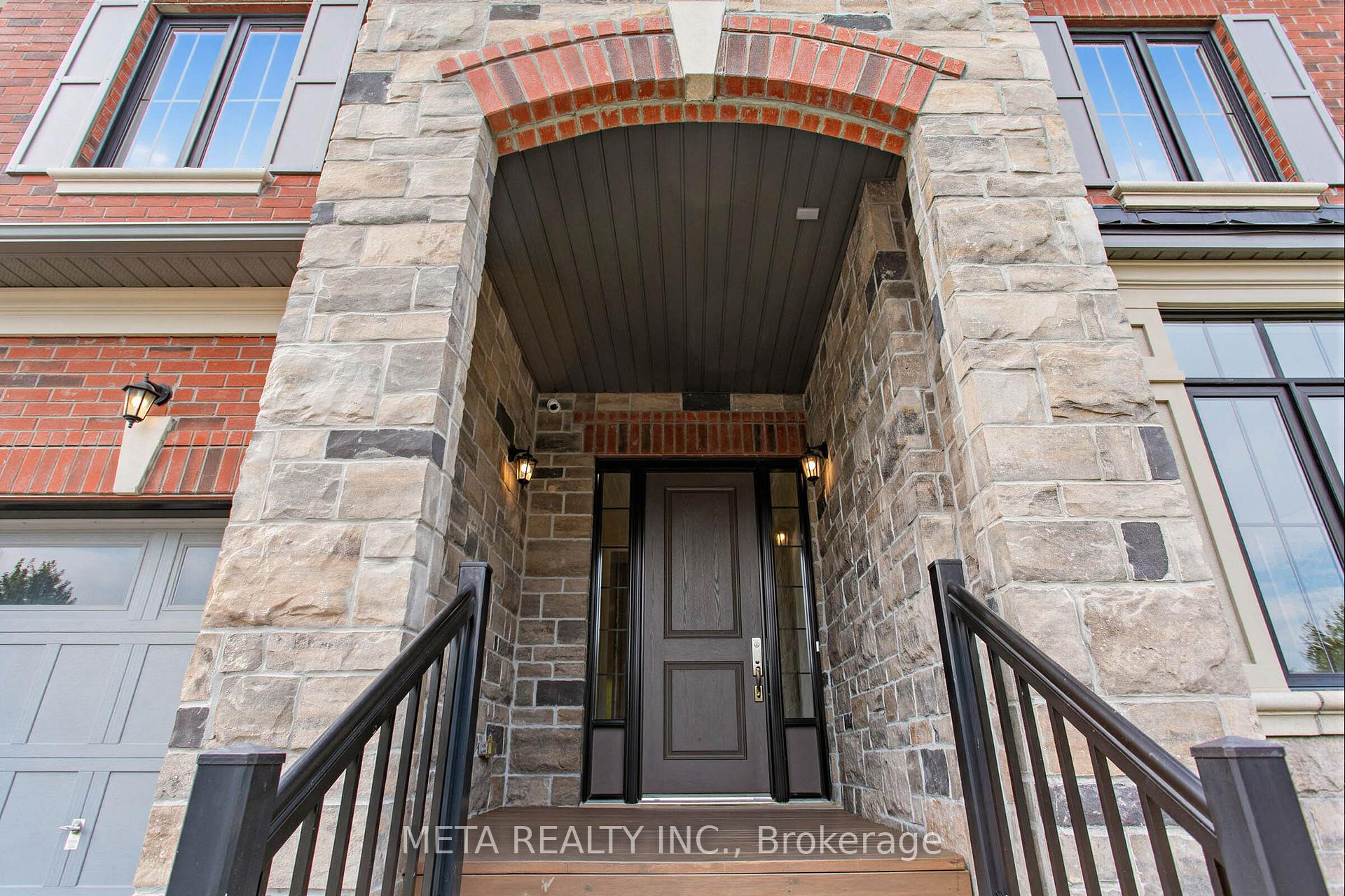 Photo 2 of 56 Klees Crescent, Aurora, Aurora Highlands — HOMEH