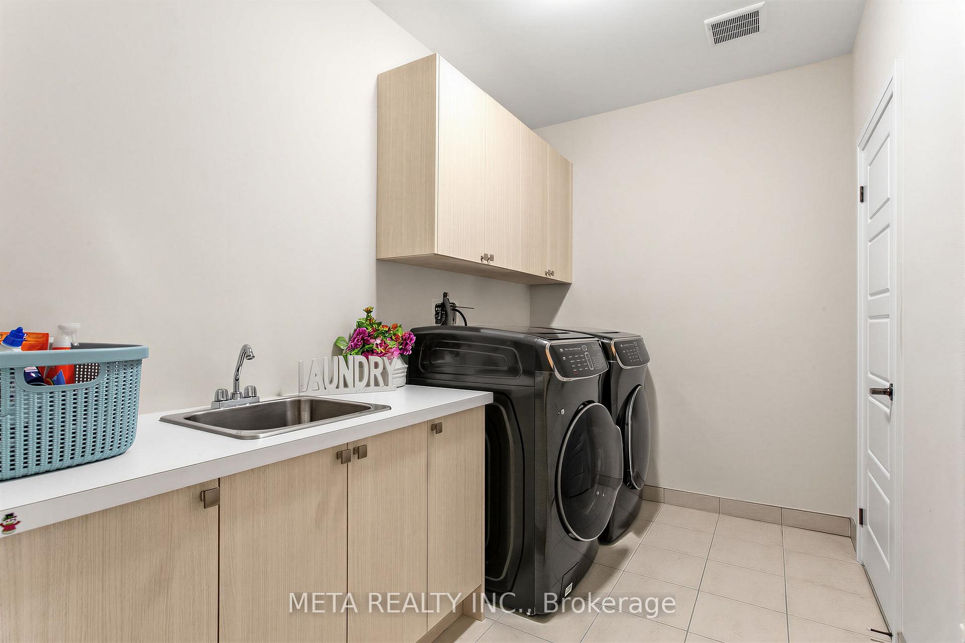 Photo 40 of 56 Klees Crescent, Aurora, Aurora Highlands — HOMEH