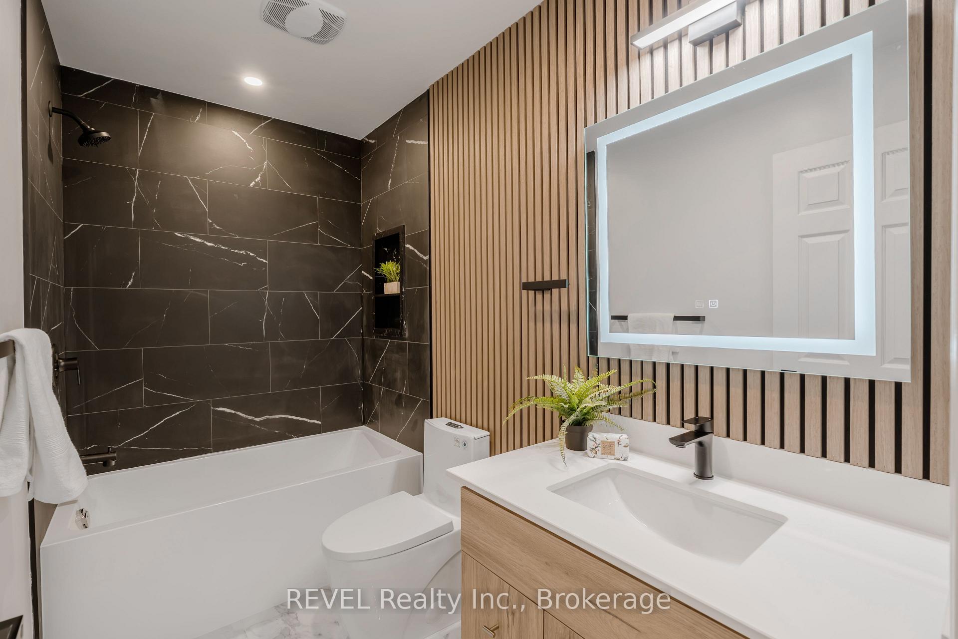 Photo 19 of 4966 Windgate Drive, Niagara Falls, Ascot — HOMEH