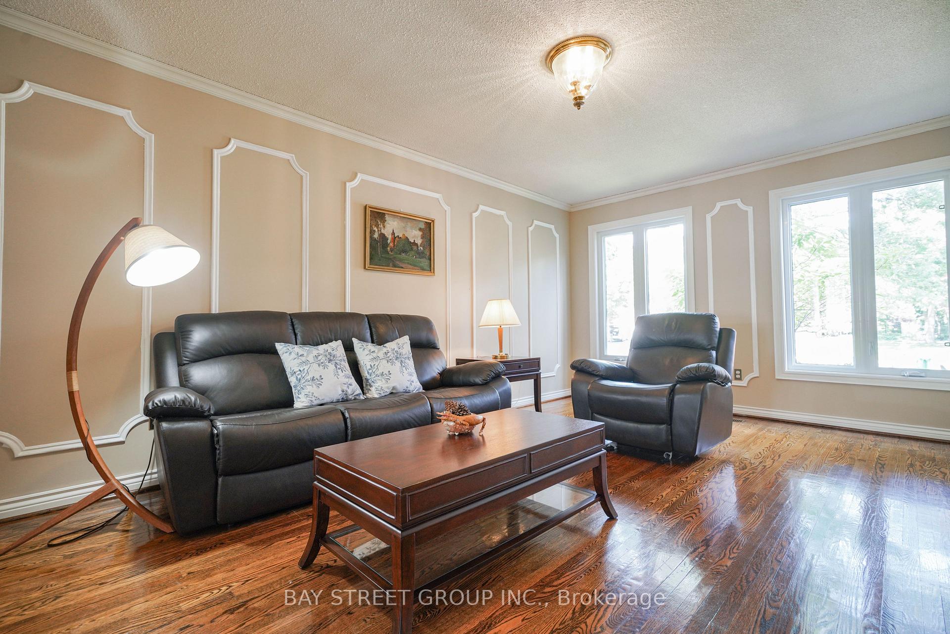 Photo 3 of 3530 Kingbird Court, Mississauga, Erin Mills — HOMEH