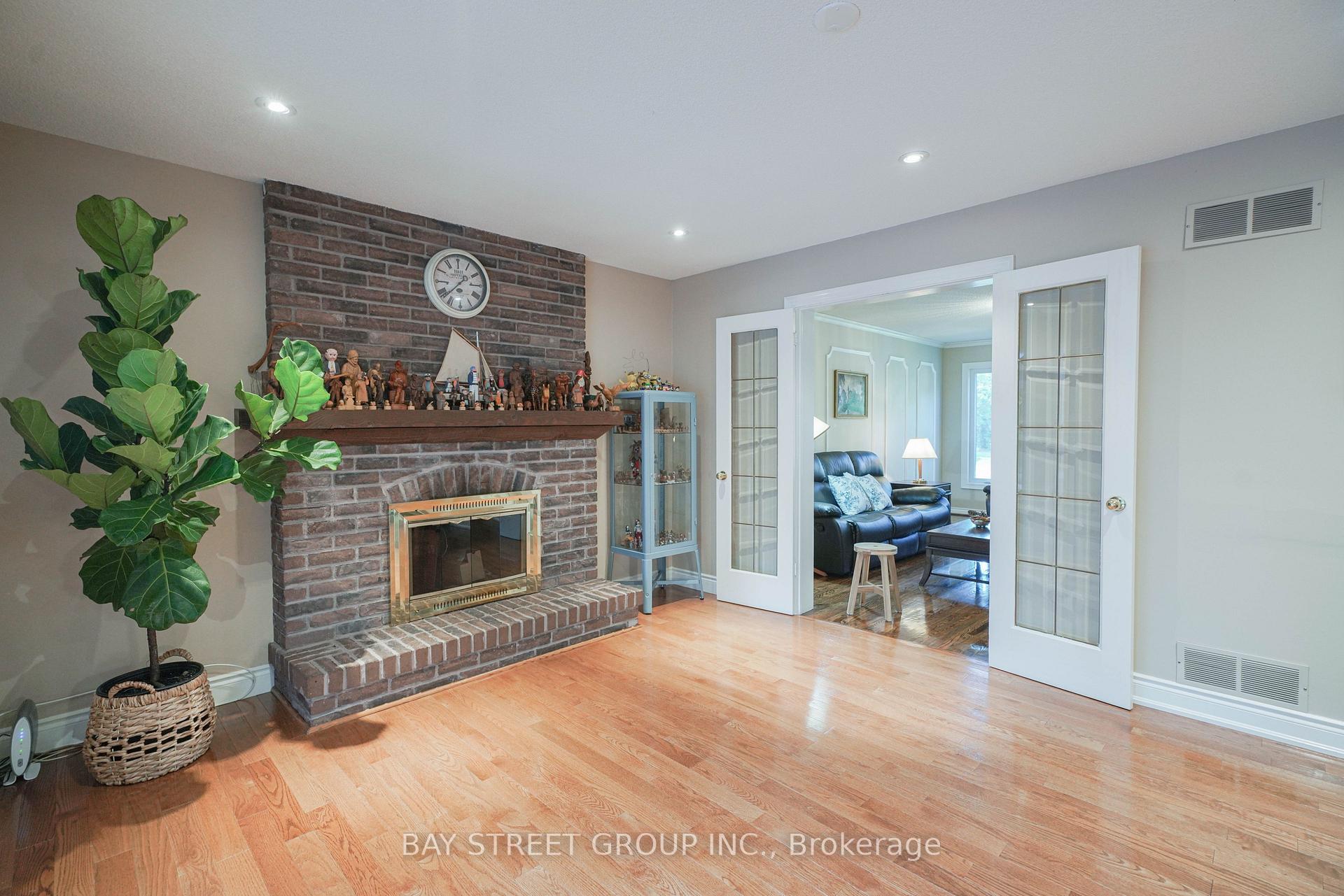 Photo 7 of 3530 Kingbird Court, Mississauga, Erin Mills — HOMEH