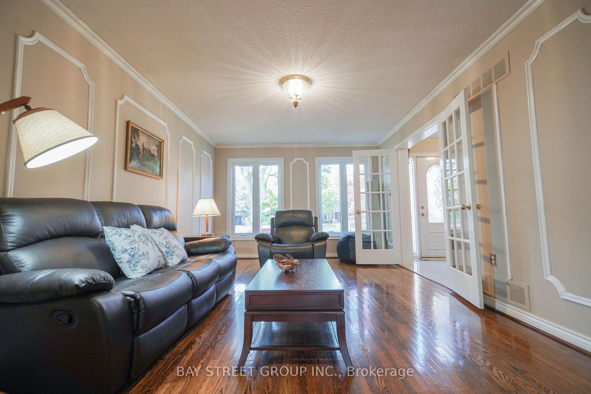 Photo 4 of 3530 Kingbird Court, Mississauga, Erin Mills — HOMEH
