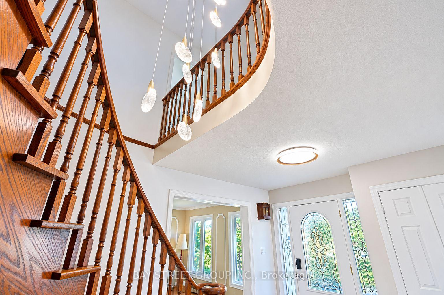 Photo 9 of 3530 Kingbird Court, Mississauga, Erin Mills — HOMEH