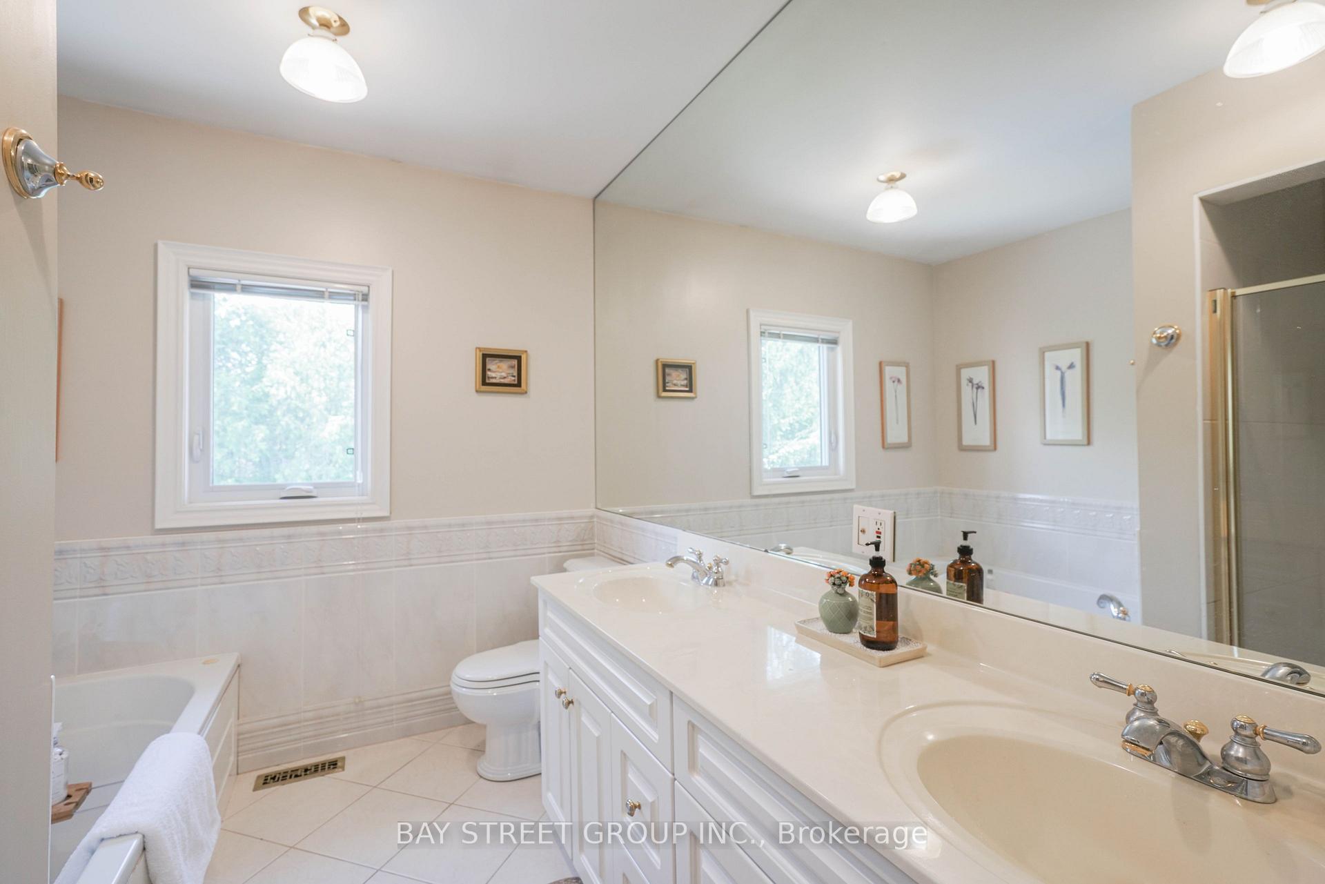Photo 12 of 3530 Kingbird Court, Mississauga, Erin Mills — HOMEH