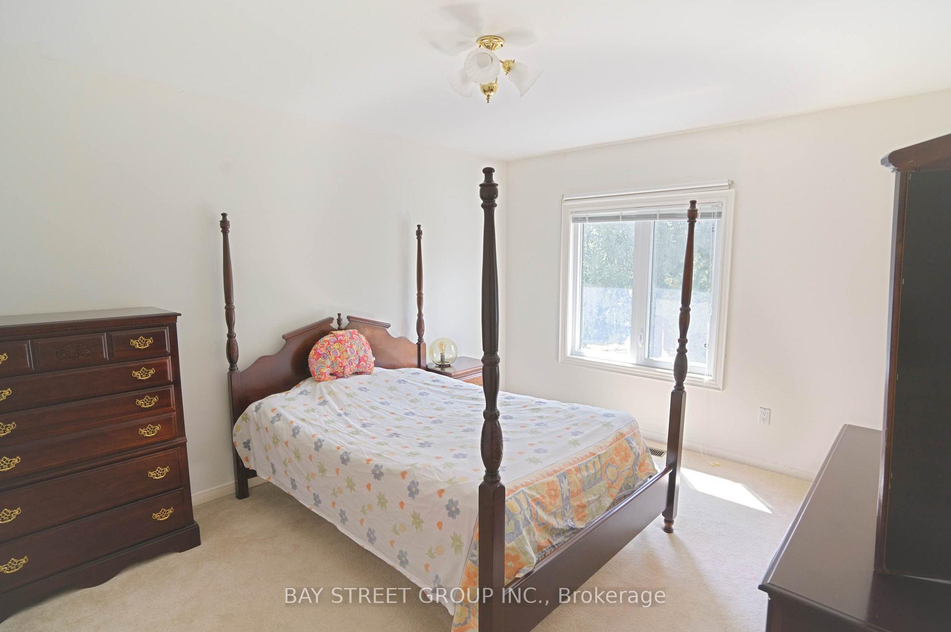 Photo 14 of 3530 Kingbird Court, Mississauga, Erin Mills — HOMEH