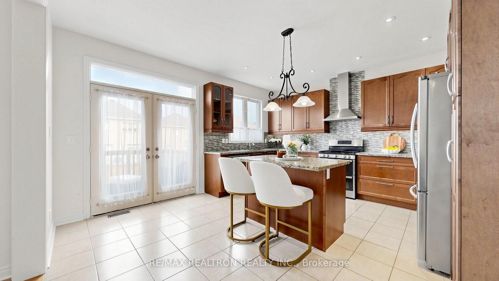 Photo 30 of 165 Sharpe Crescent, New Tecumseth, Tottenham — HOMEH