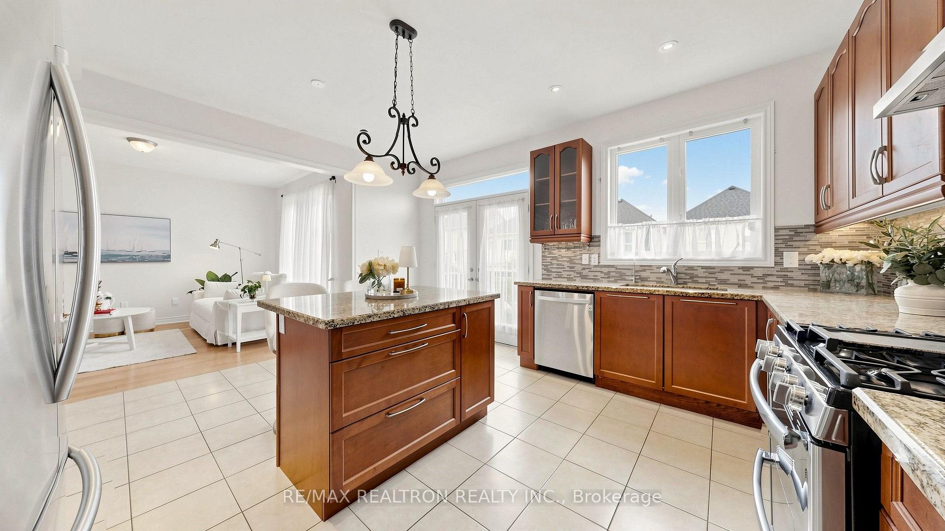 Photo 35 of 165 Sharpe Crescent, New Tecumseth, Tottenham — HOMEH