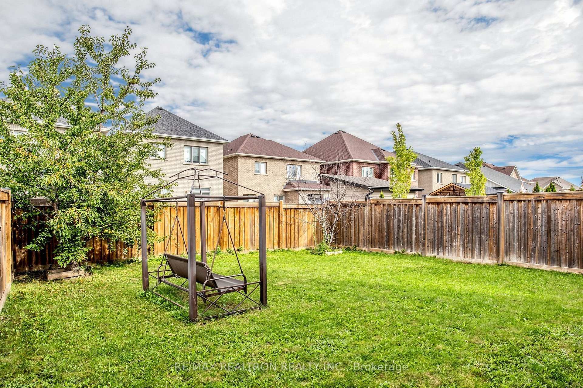 Photo 58 of 165 Sharpe Crescent, New Tecumseth, Tottenham — HOMEH