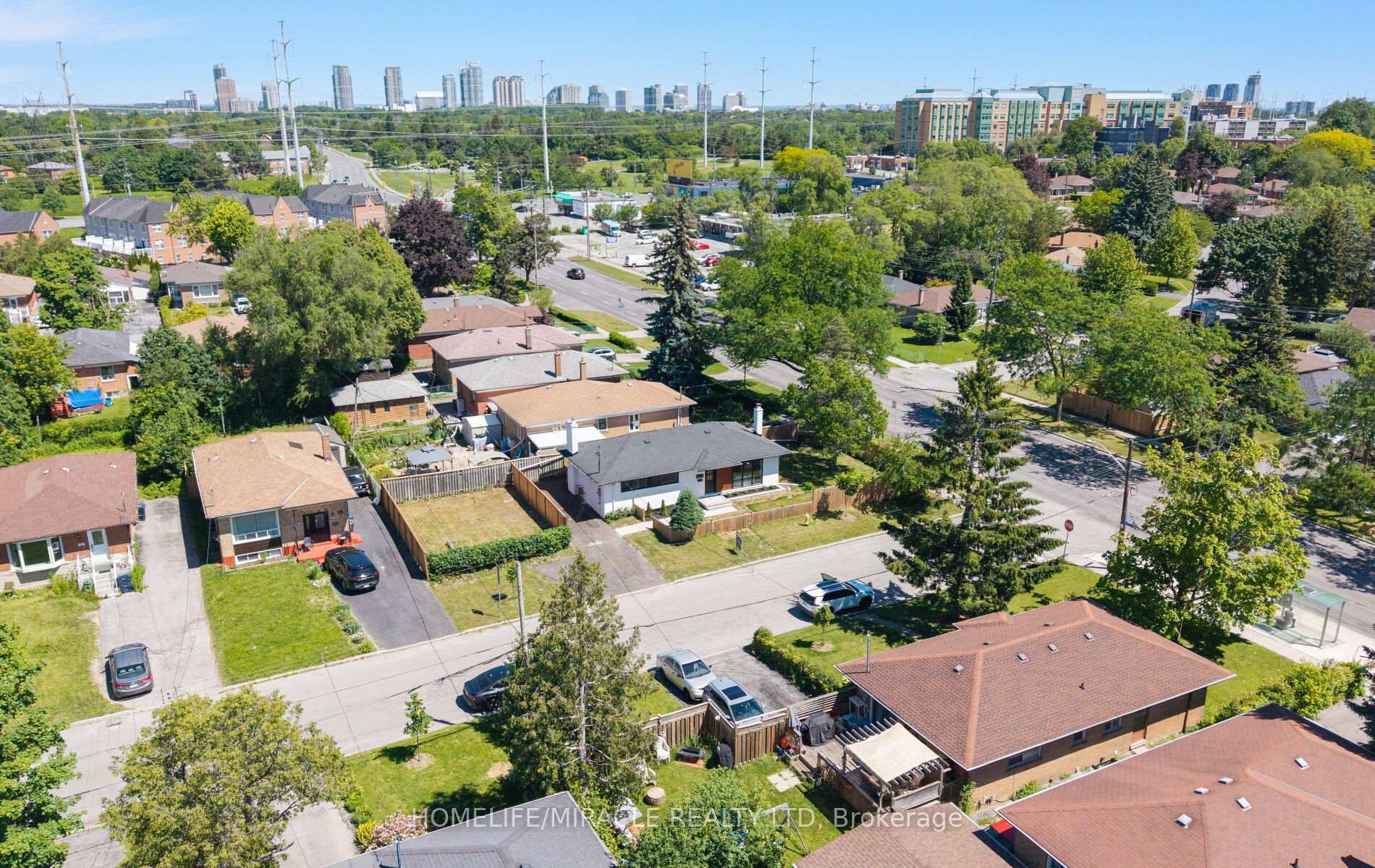 Photo 2 of 22 Arnprior Road, Scarborough, Bendale — HOMEH