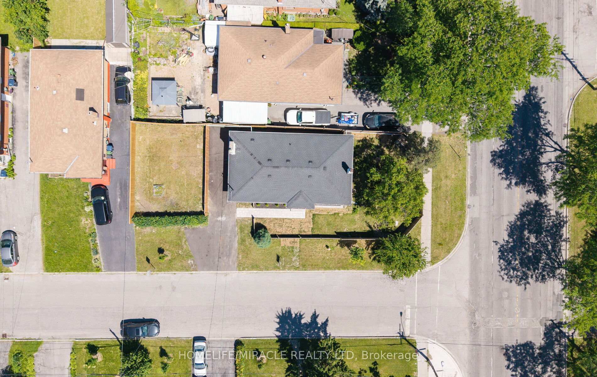 Photo 39 of 22 Arnprior Road, Scarborough, Bendale — HOMEH
