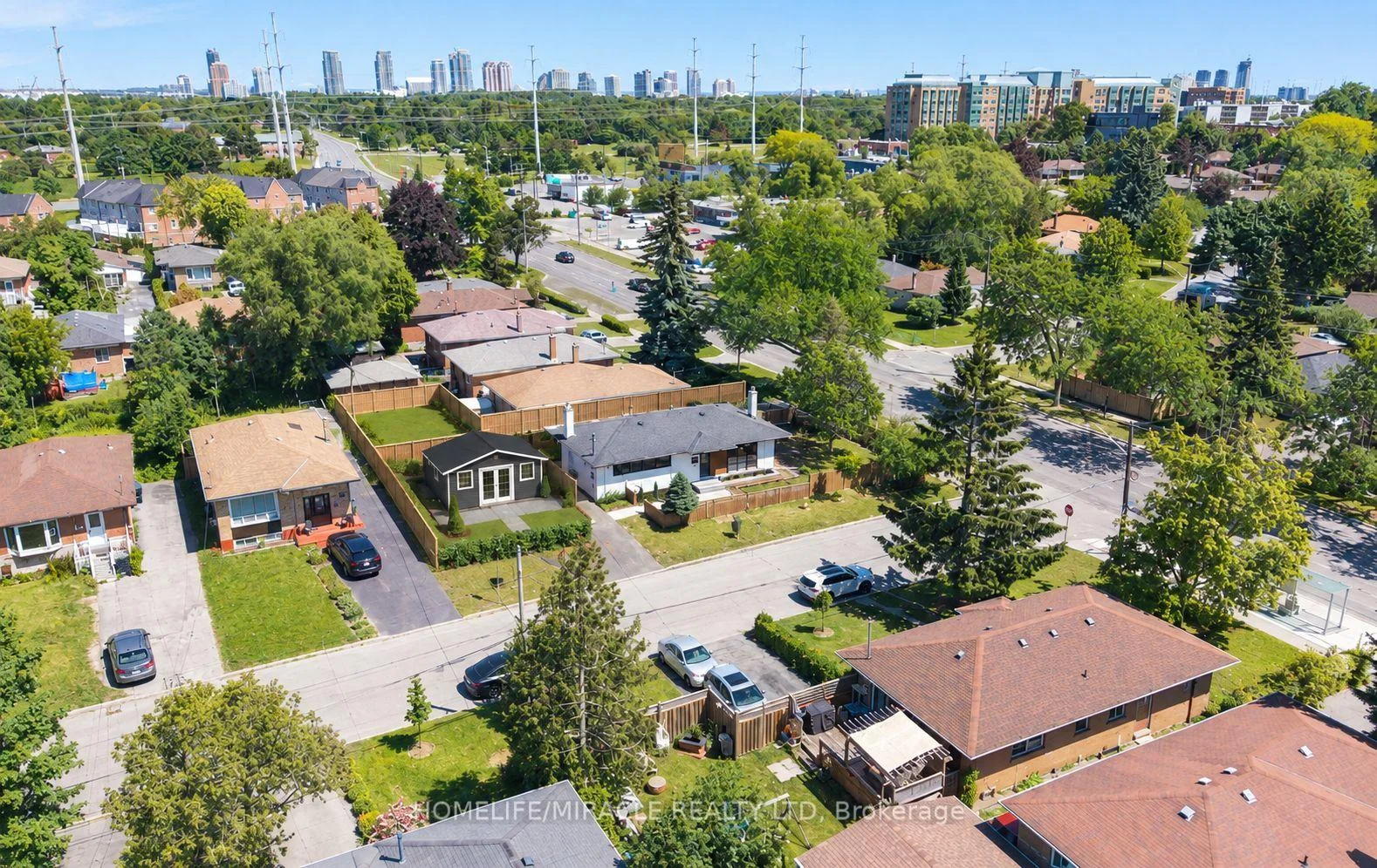 Photo 4 of 22 Arnprior Road, Scarborough, Bendale — HOMEH