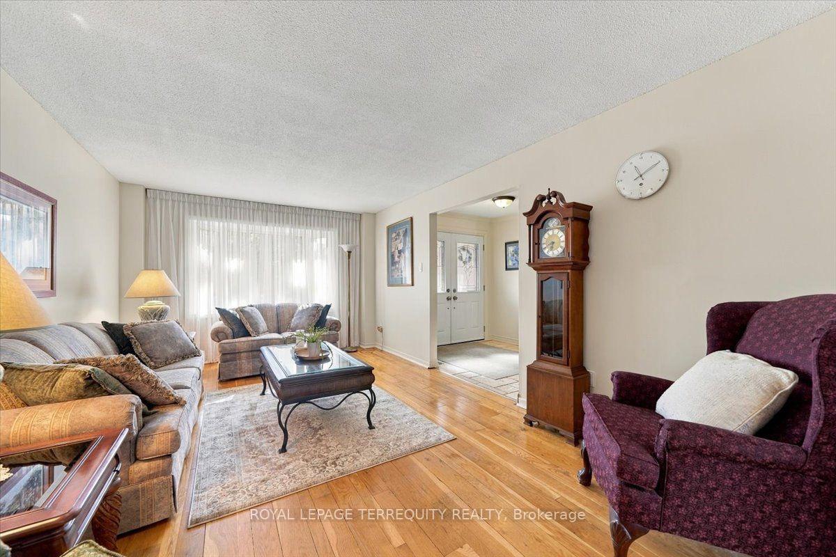 Photo 5 of 118 Leander Street, Brampton, Westgate — HOMEH
