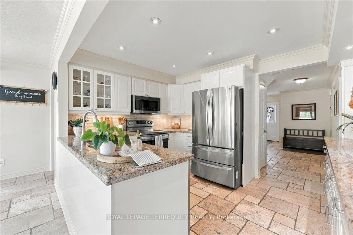 Photo 11 of 118 Leander Street, Brampton, Westgate — HOMEH