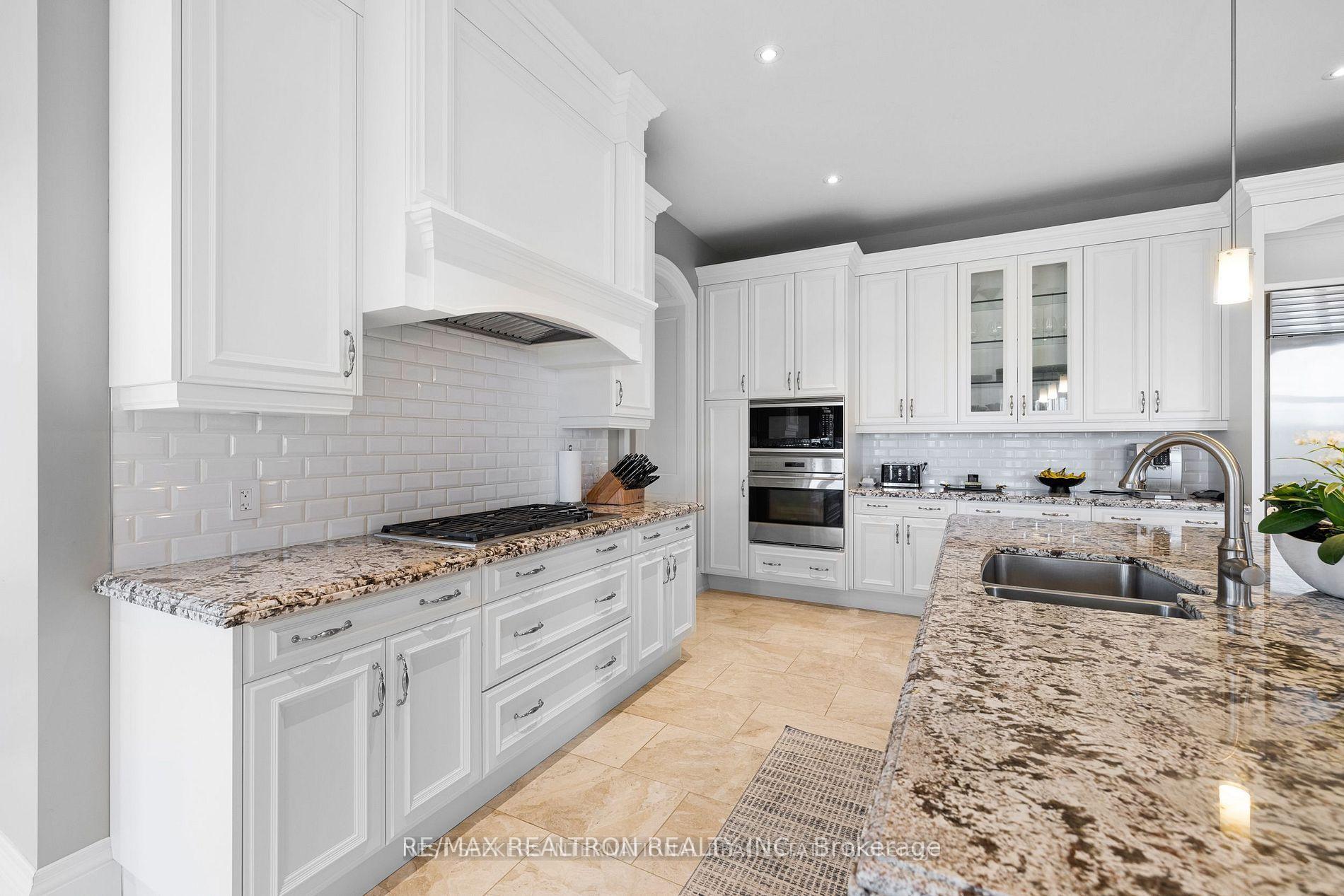 Photo 8 of 58 Langdon Drive, King, King City — HOMEH
