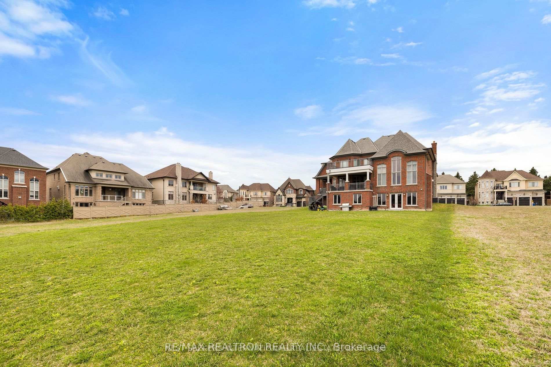 Photo 27 of 58 Langdon Drive, King, King City — HOMEH
