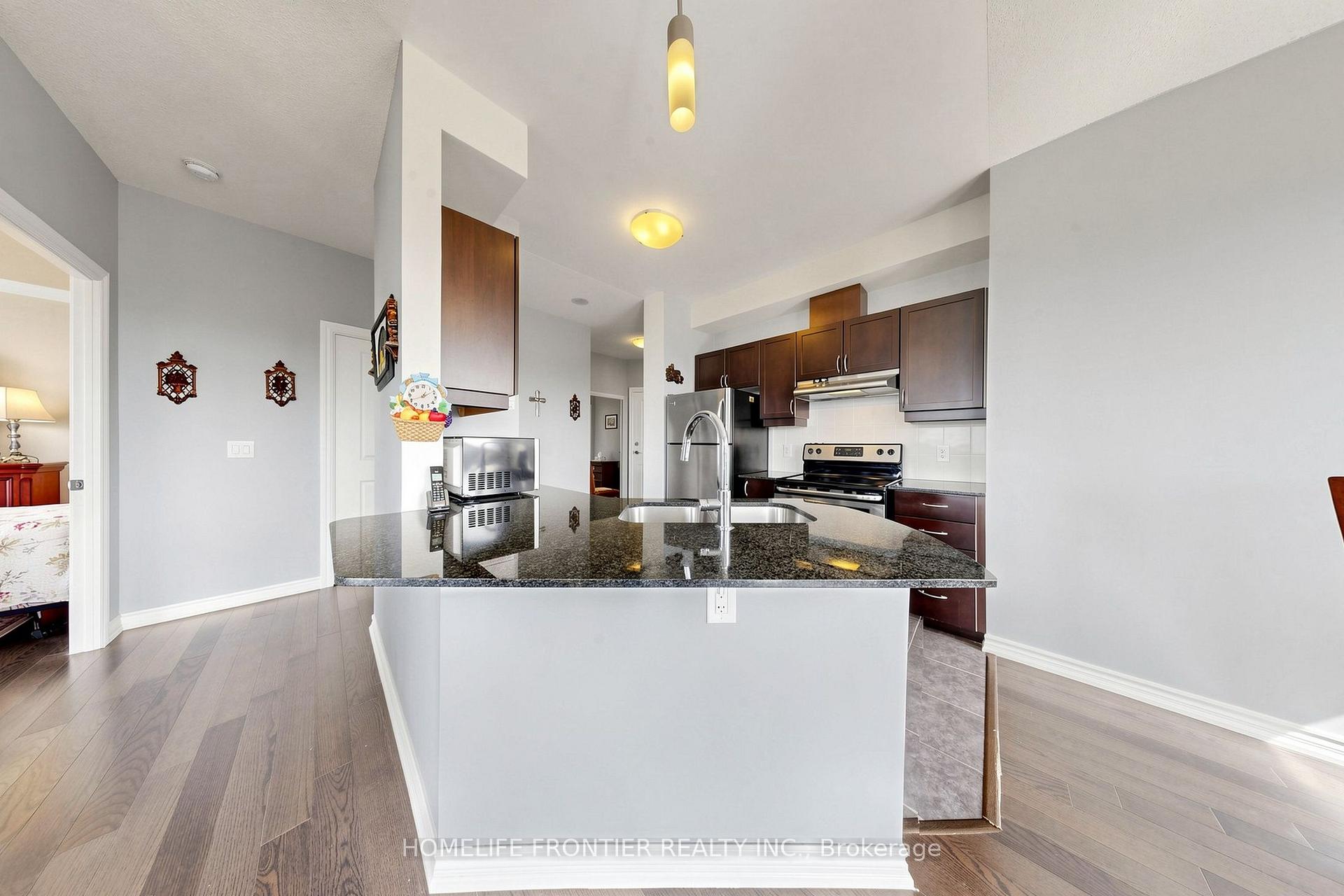 Photo 12 of Unit 602, 7730 Kipling Avenue, Vaughan, West Woodbridge — HOMEH