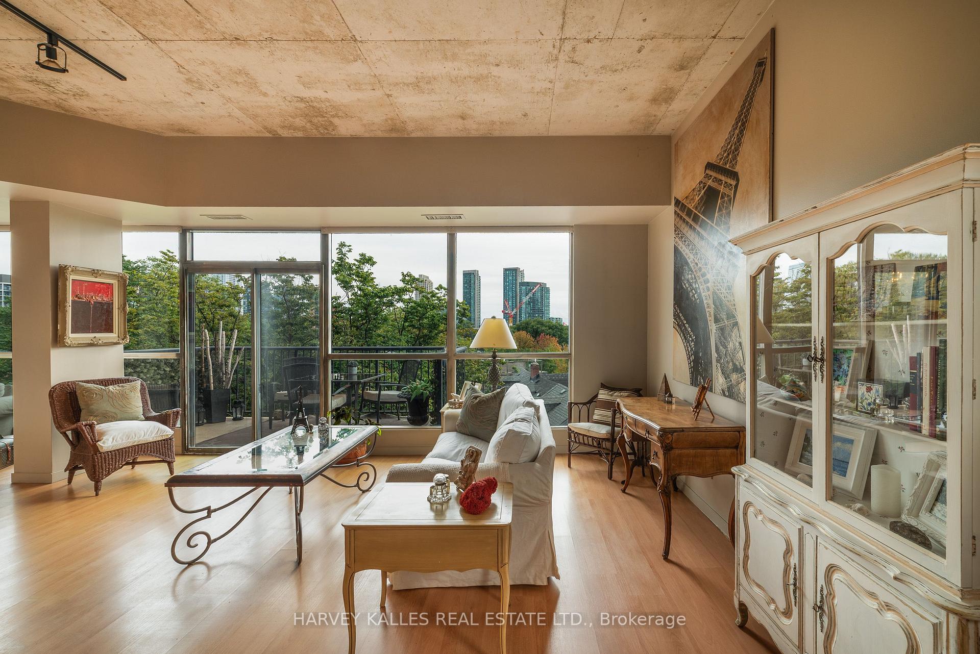 Photo 2 of Unit 405, 833 King Street W, Toronto, Niagara — HOMEH