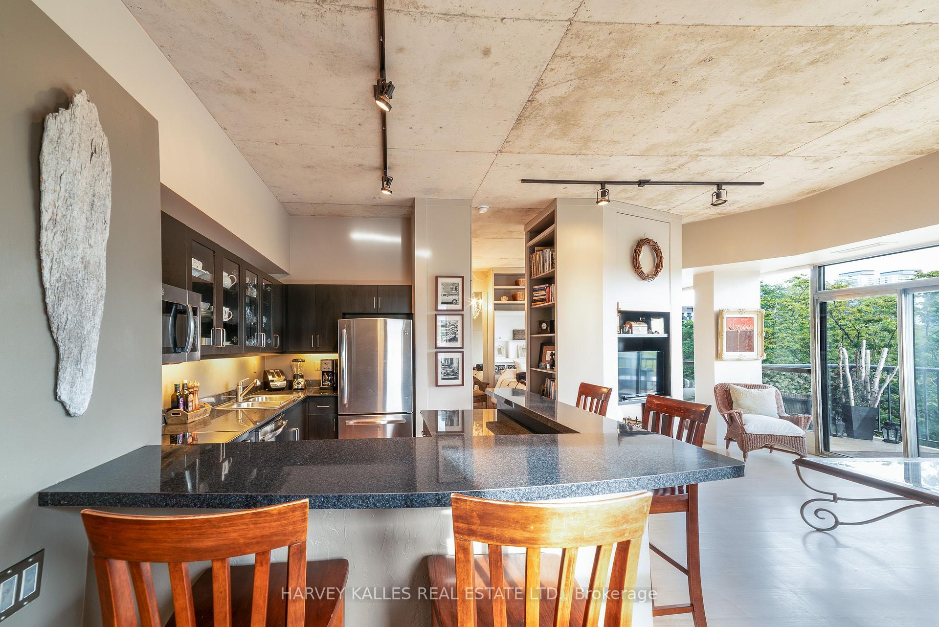 Photo 16 of Unit 405, 833 King Street W, Toronto, Niagara — HOMEH
