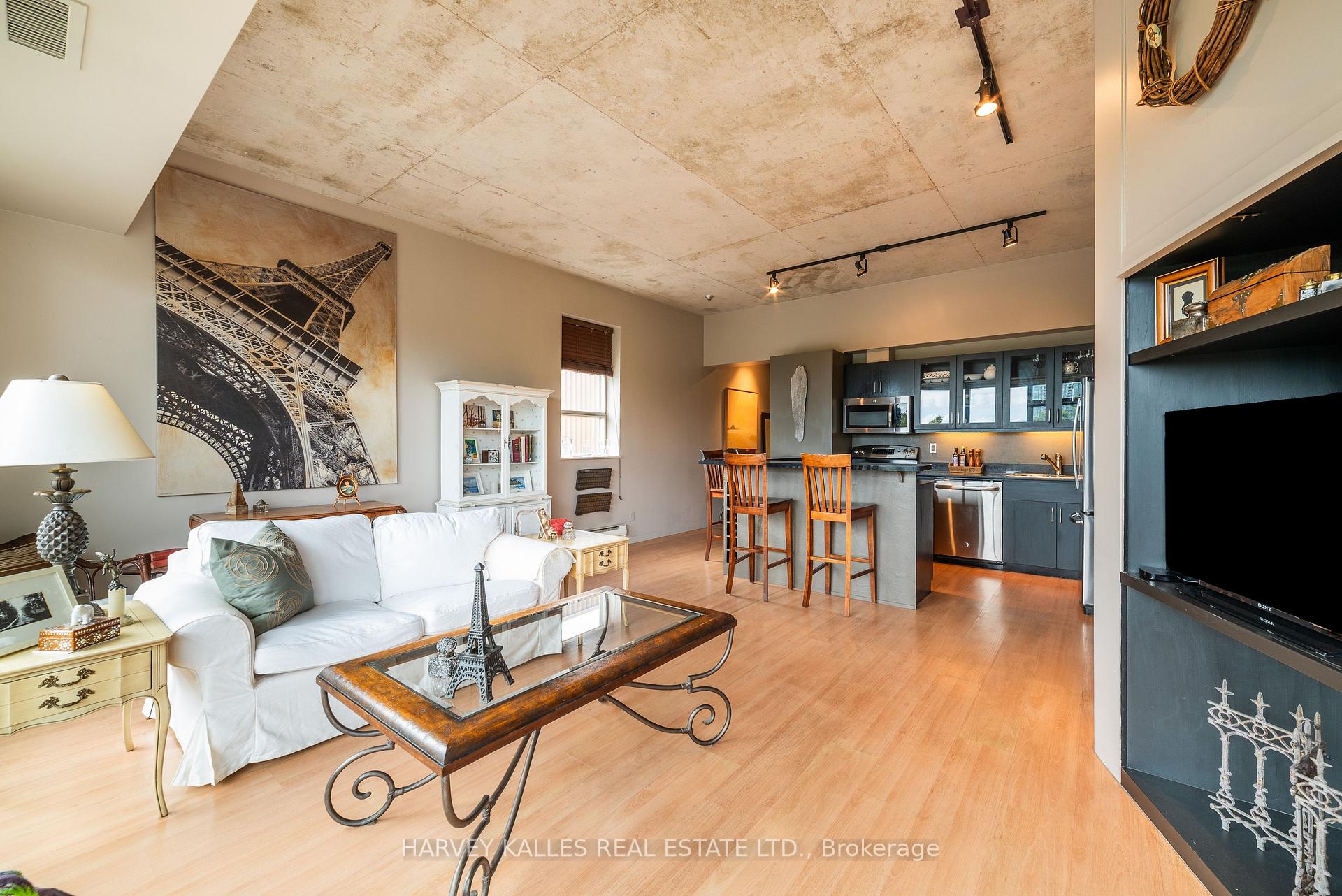 Photo 17 of Unit 405, 833 King Street W, Toronto, Niagara — HOMEH
