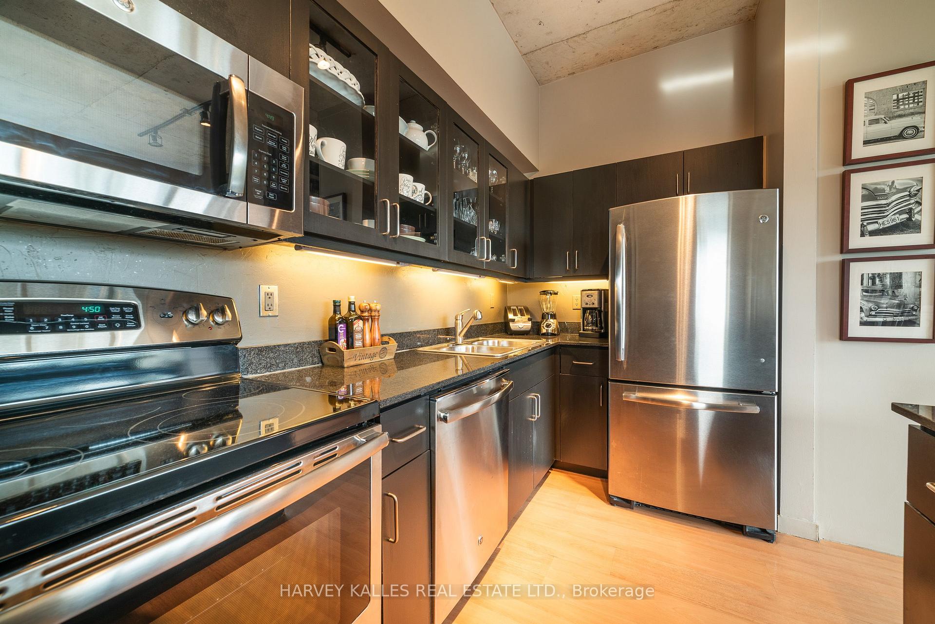 Photo 19 of Unit 405, 833 King Street W, Toronto, Niagara — HOMEH