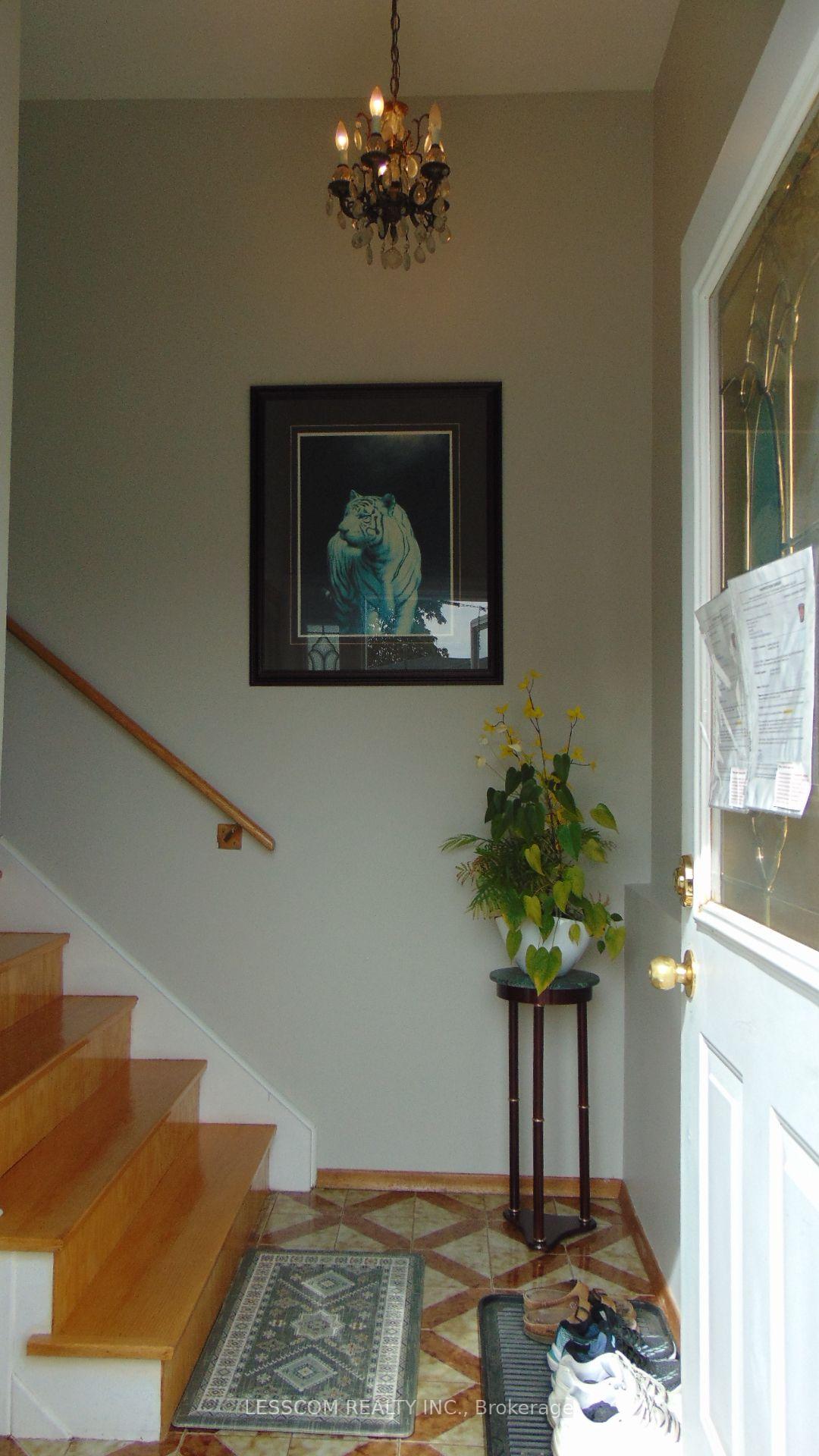 Photo 3 of 335 Royal Salisbury Way, Brampton, Madoc — HOMEH