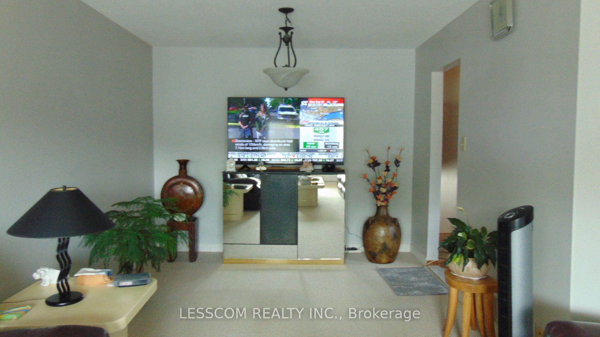 Photo 8 of 335 Royal Salisbury Way, Brampton, Madoc — HOMEH